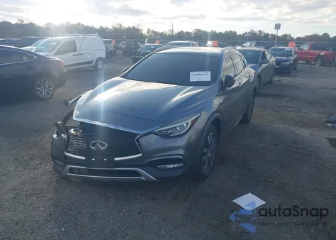 2017 Infiniti Qx30 Premium z USA, uszkodzony, nr VIN SJKCH5CR9HA038021